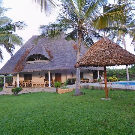 Queen K Cottages Watamu At Chrystal Homes Экстерьер фото