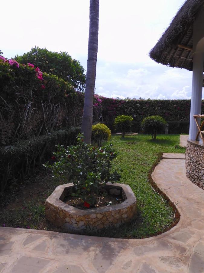 Queen K Cottages Watamu At Chrystal Homes Экстерьер фото